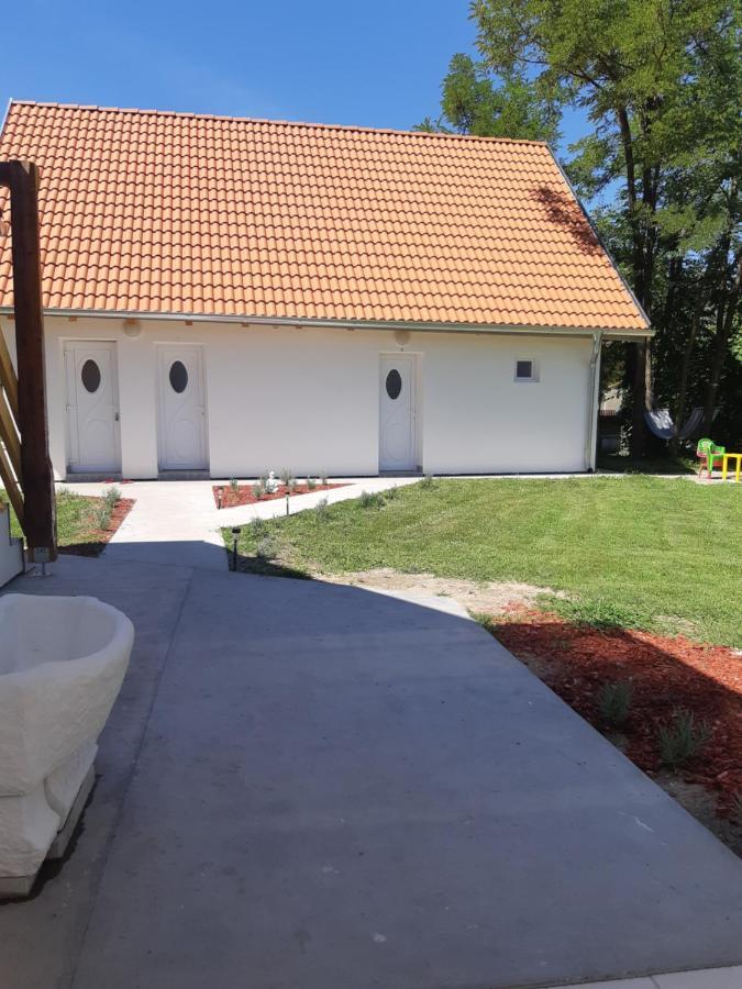 Mirella Rooms Palic Exterior photo